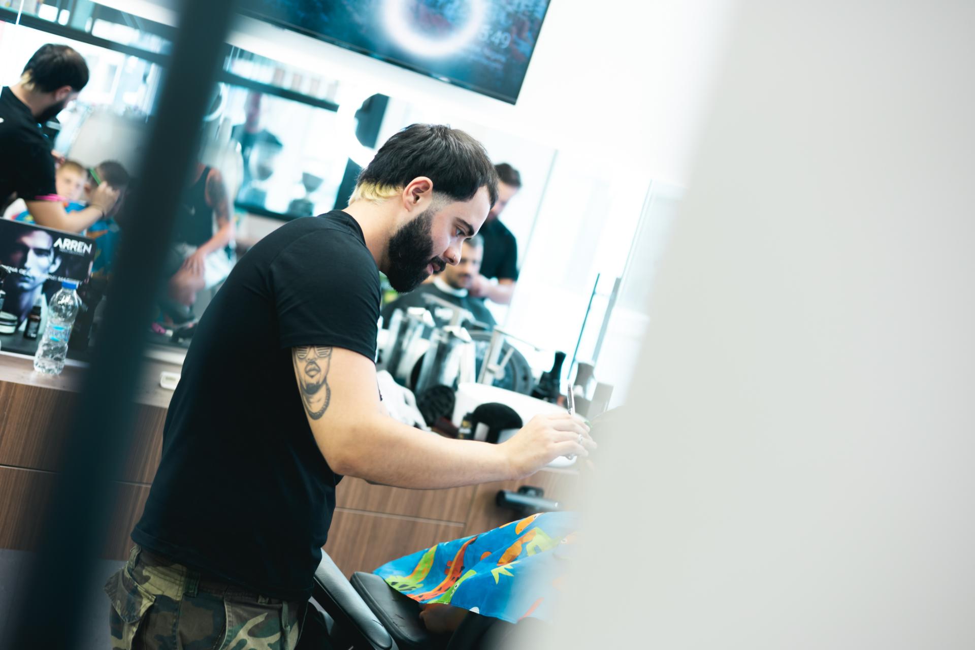 Scissor Precision & Τεχνική Κουρέματος