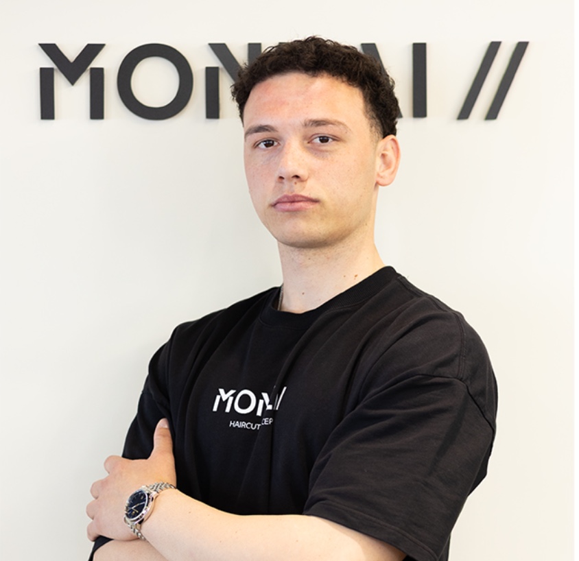 Δημήτρης, Barber στο MONZAI